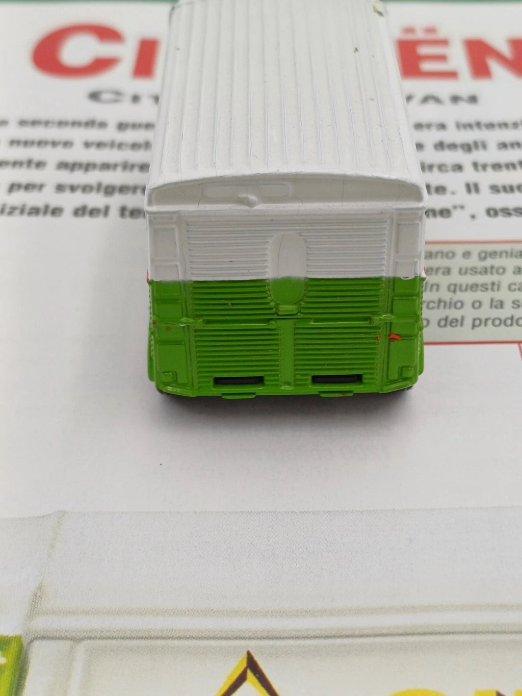 Corgi Citroën H Van – Modellino scala 1:43 con pagine illustrate