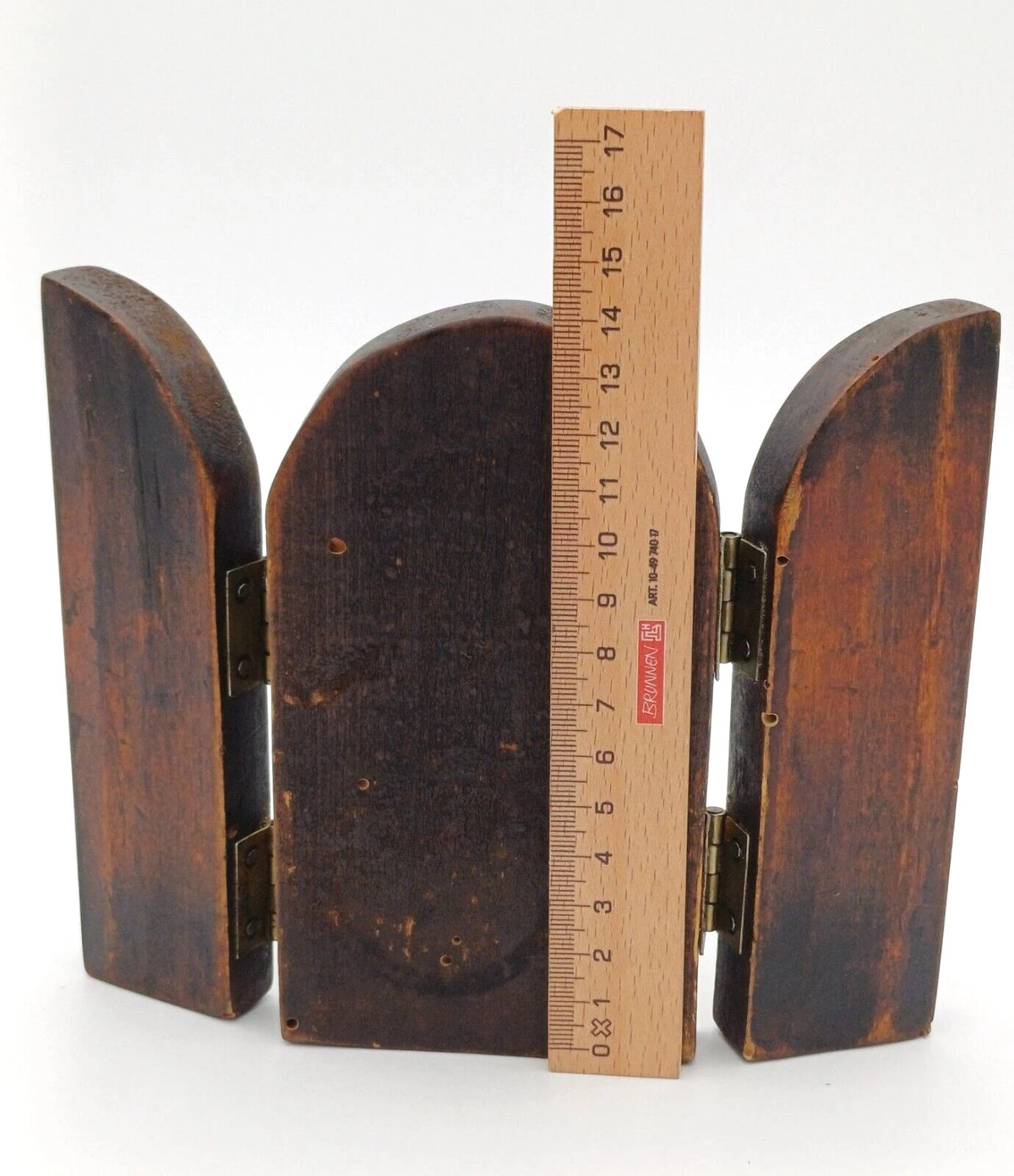 Icona religiosa in legno con dipinti ad olio su tre facciate