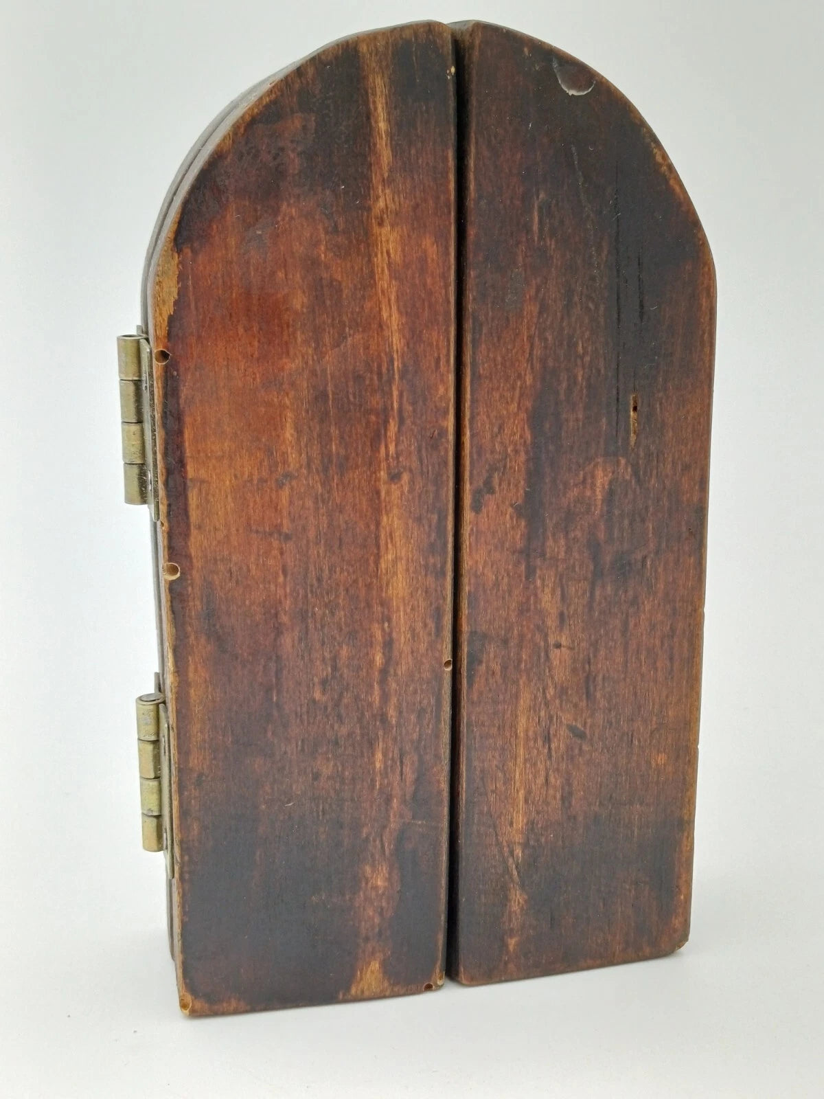 Icona religiosa in legno con dipinti ad olio su tre facciate
