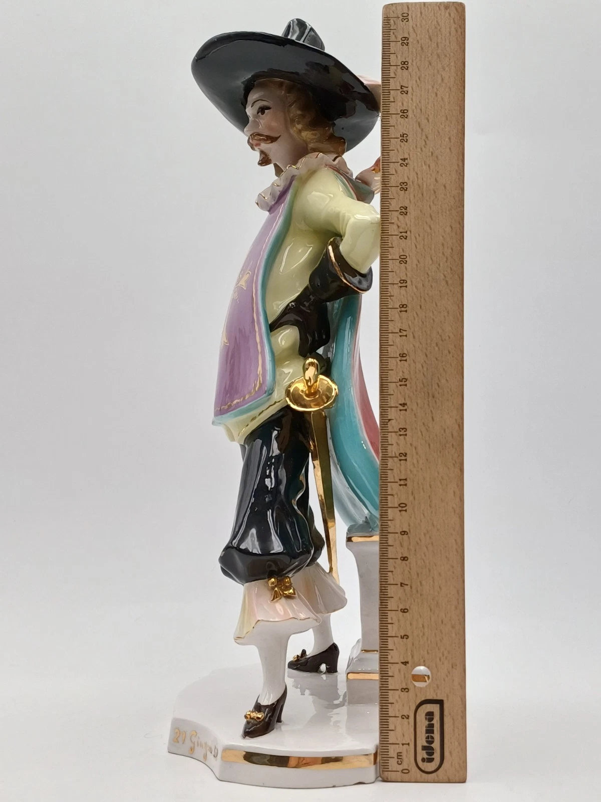 Trofeo Ramazzotti – Statuetta Moschettiere in porcellana, 1953