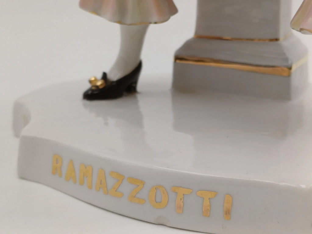 Trofeo Ramazzotti – Statuetta Moschettiere in porcellana, 1953